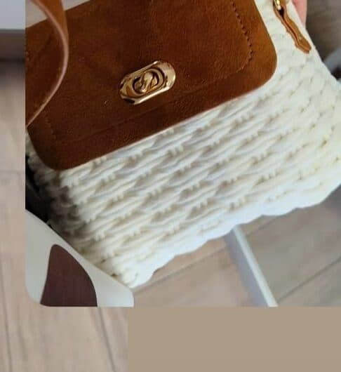 Bolso rafia asa de madera